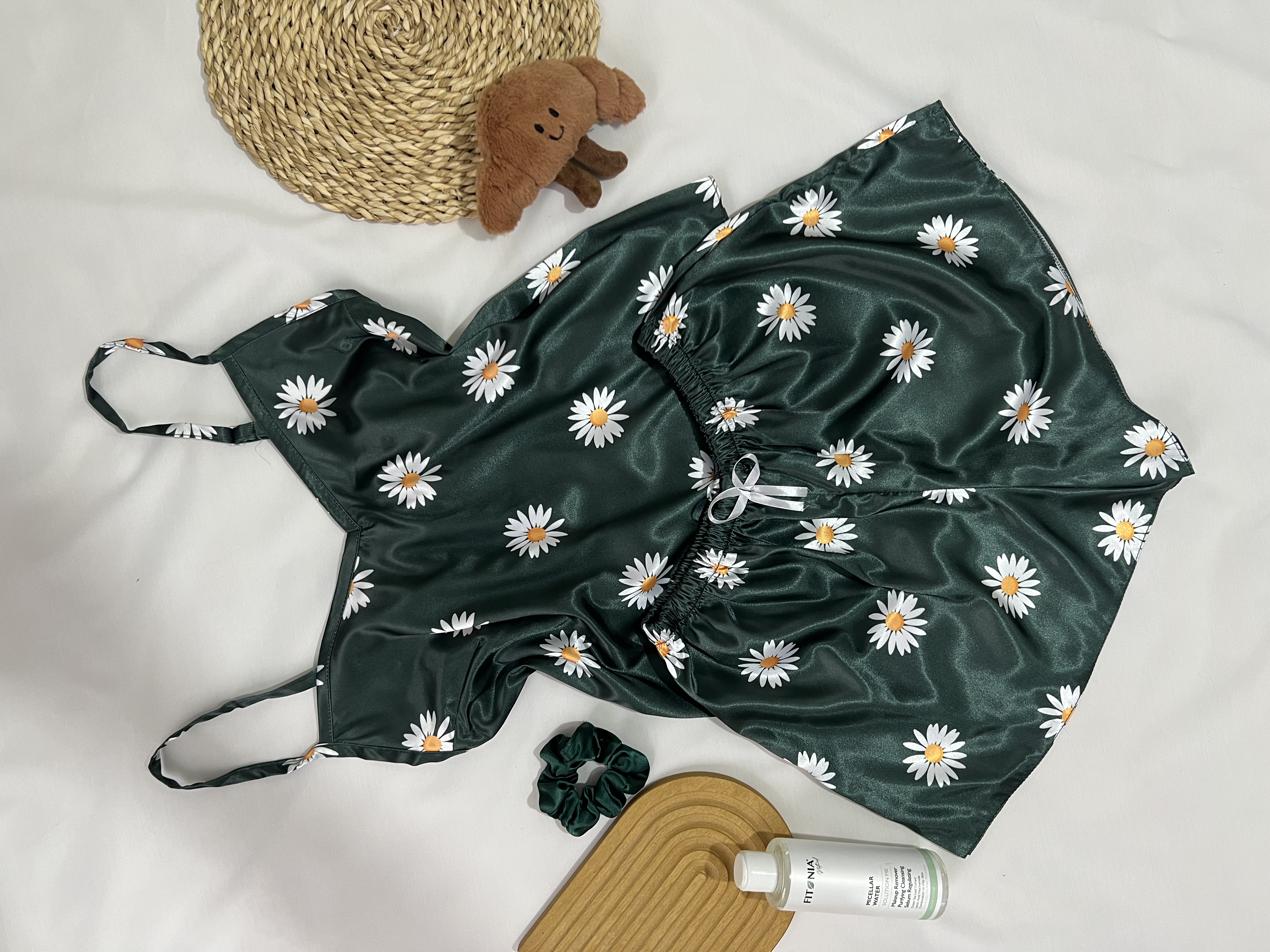 تاپ شورتک ساتن طرح بابونه