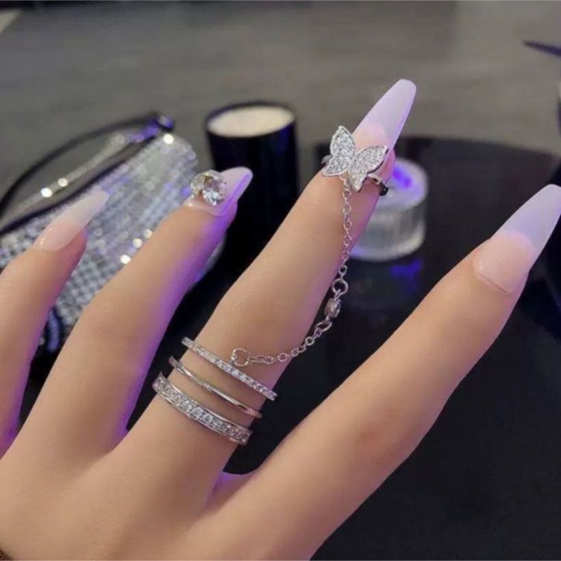 انگشتر دخترانه زنجیری پروانه حلقه ای نگین دار درجه یک